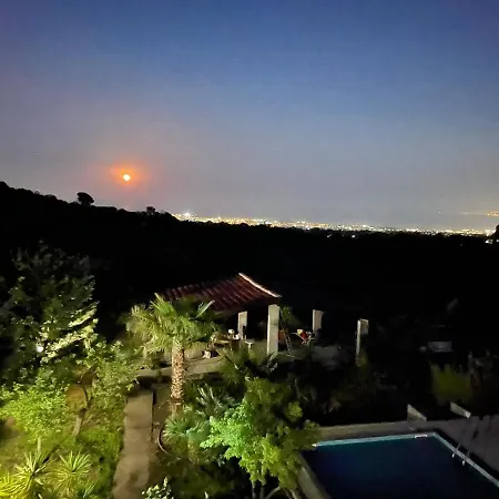 Alojamento de Acomodação e Pequeno-almoço Etna Petit Relais 4*