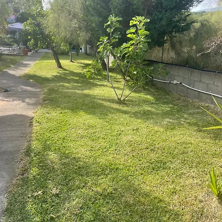 Alojamento de Acomodação e Pequeno-almoço Etna Petit Relais 4*