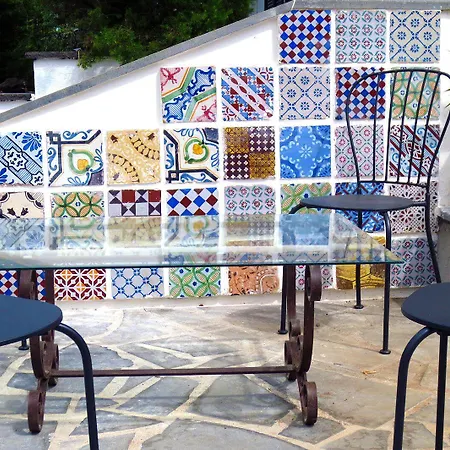 Etna Petit Relais Alojamento de Acomodação e Pequeno-almoço 4*