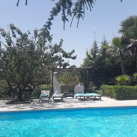 Alojamento de Acomodação e Pequeno-almoço Etna Petit Relais