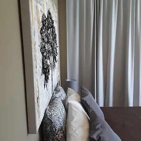 Alojamento de Acomodação e Pequeno-almoço Etna Petit Relais 4*