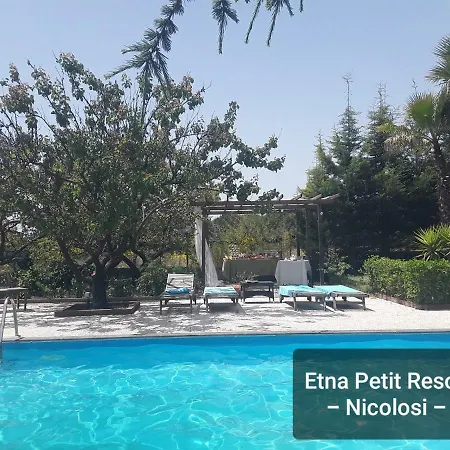 Alojamento de Acomodação e Pequeno-almoço Etna Petit Relais